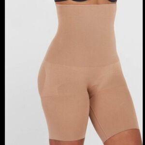 NWT Assets by SPANX High-Waisted Mid-Thigh Short Tan in Color Sz Large